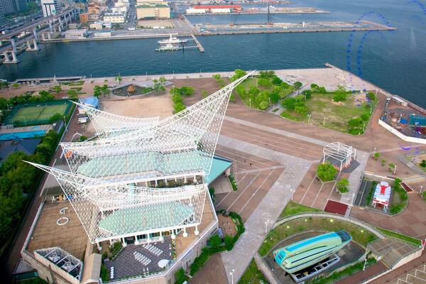 Meriken Park featuring a city, a garden and modern architecture