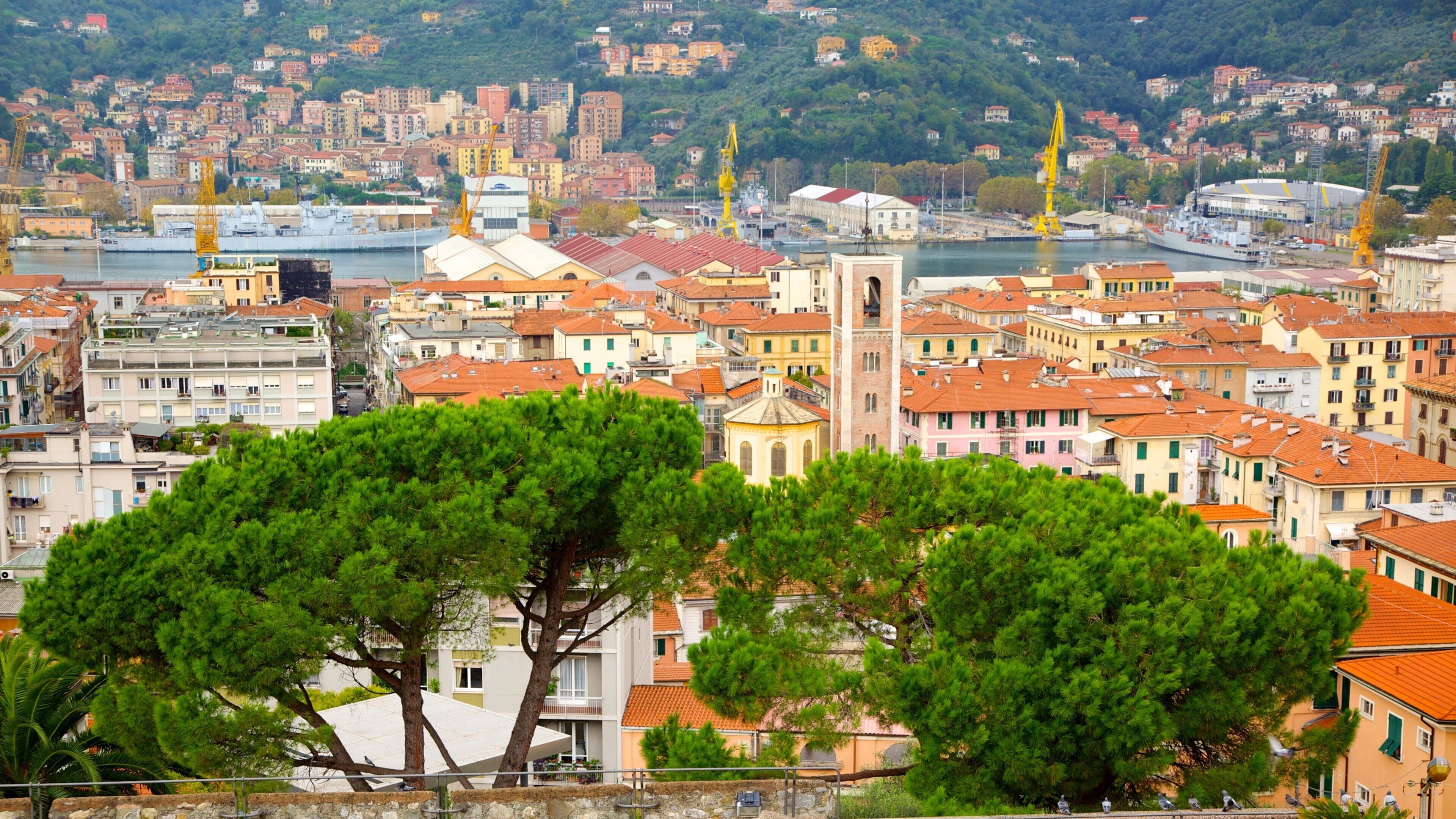 Castello San Giorgio featuring a city