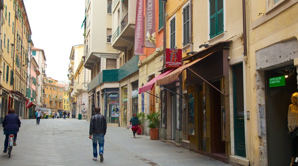 Museo Civico Etnografico Giovanni Podenzana showing heritage architecture