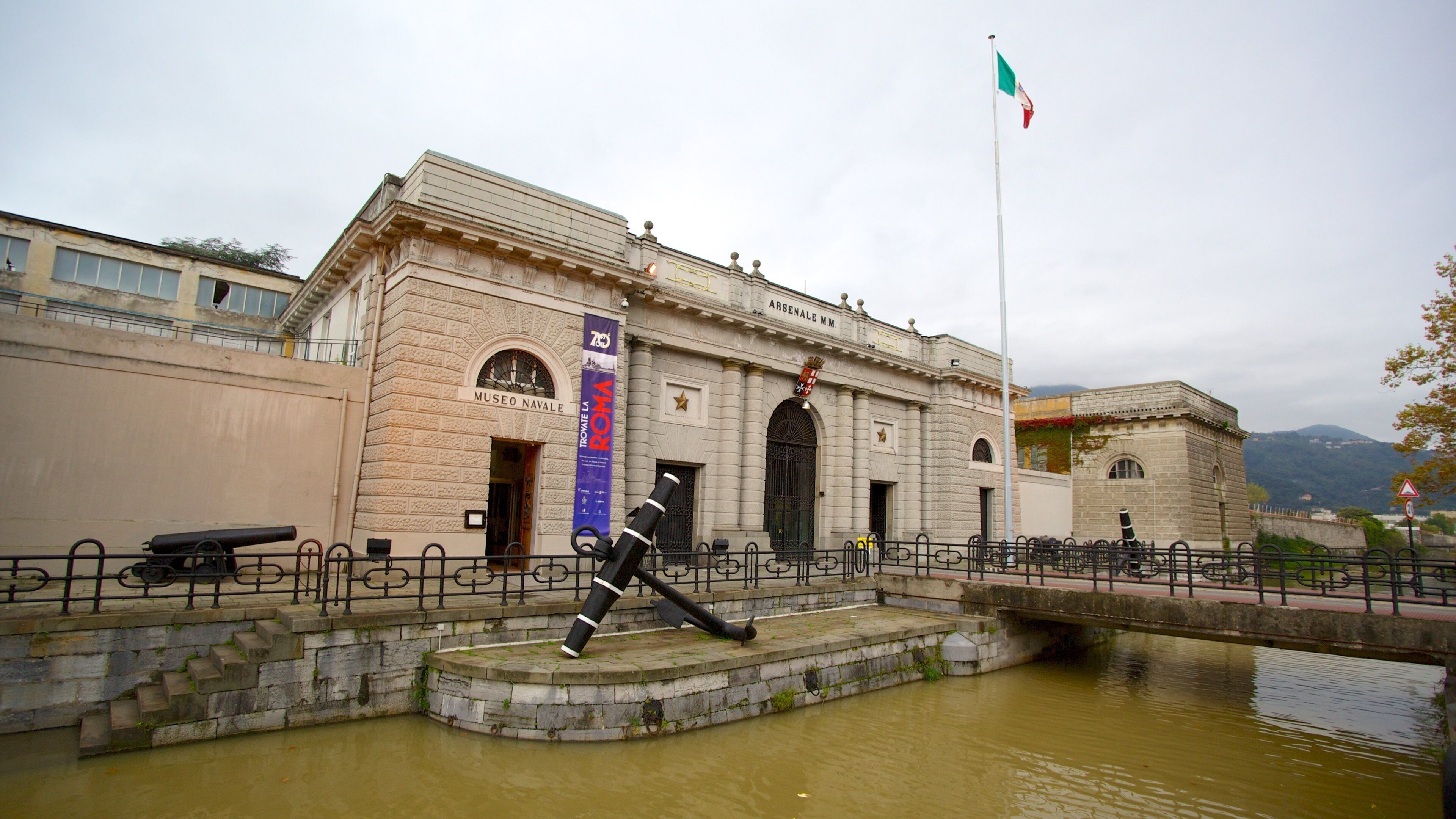 Museo Tecnico Navale featuring a bridge and heritage elements