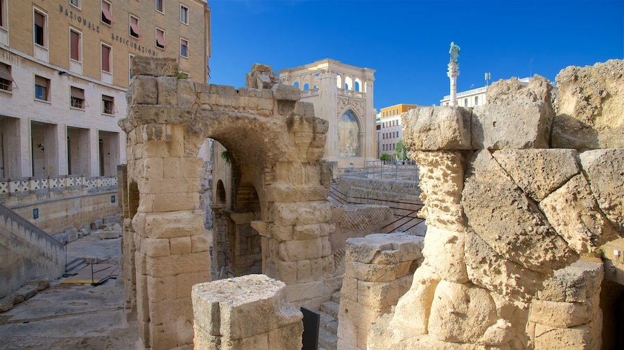 Roman Amphitheater which includes heritage architecture and a ruin