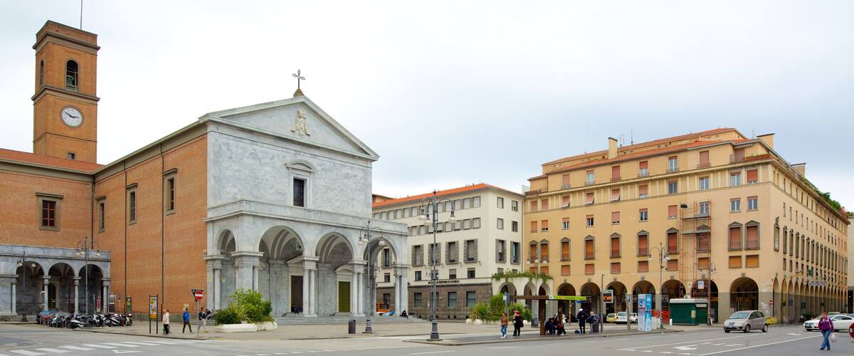 Palazzo Grande featuring heritage architecture, a city and street scenes