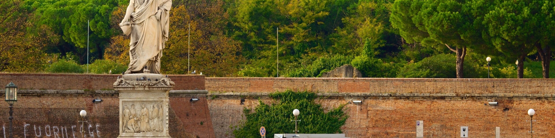 Piazza della Repubblica featuring street scenes, a statue or sculpture and a city