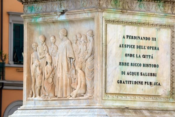 Piazza della Repubblica montrant art, art en plein air et monument