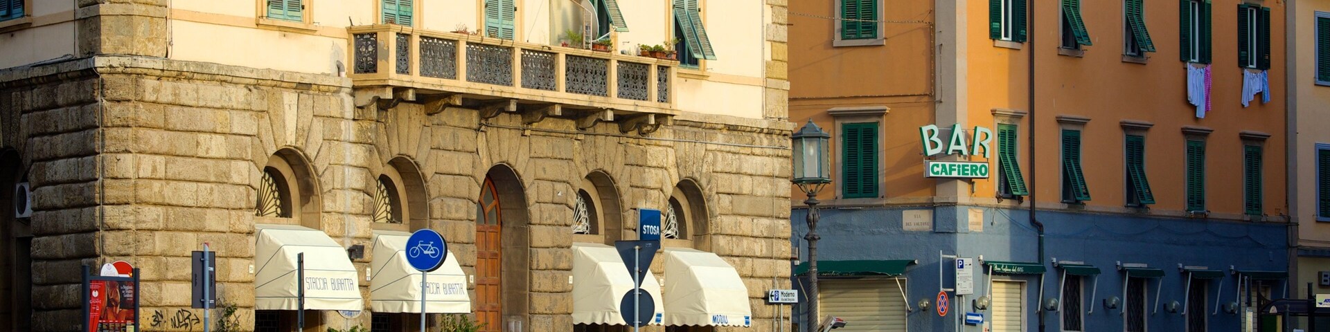 Piazza della Repubblica caracterizando uma cidade, cenas de rua e arquitetura de patrimônio