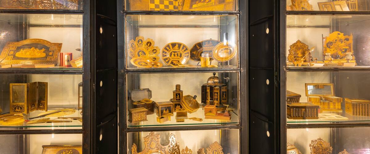 Museo Bottega della Tarsia Lignea showing heritage elements and interior views