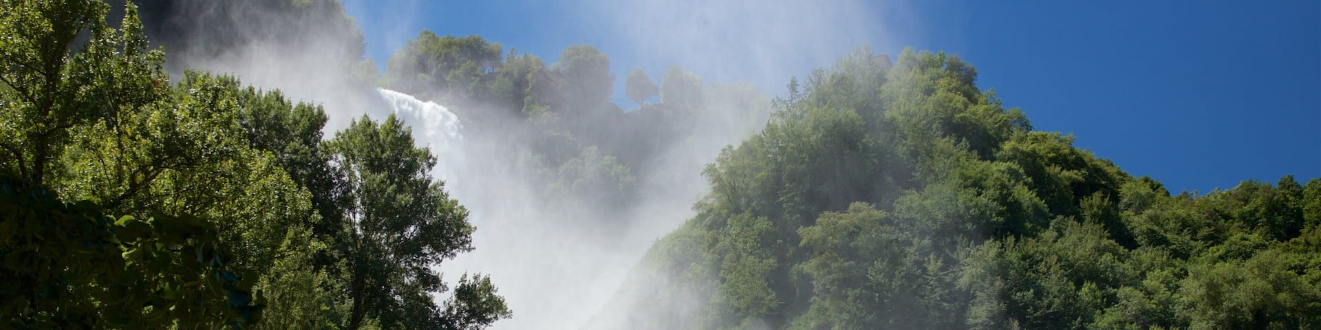 Cascata delle Marmore showing a waterfall and landscape views