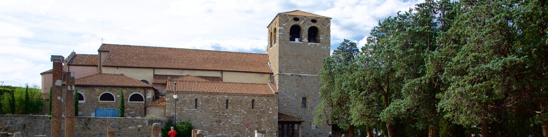 Cathedral of San Giusto showing heritage elements and a church or cathedral
