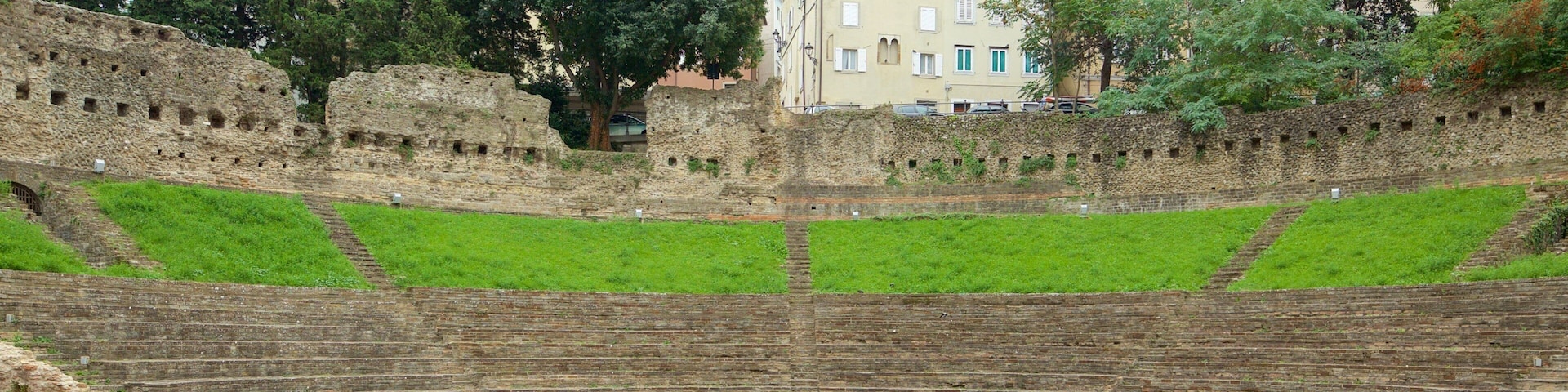 Teatro Romano caracterizando uma ruína