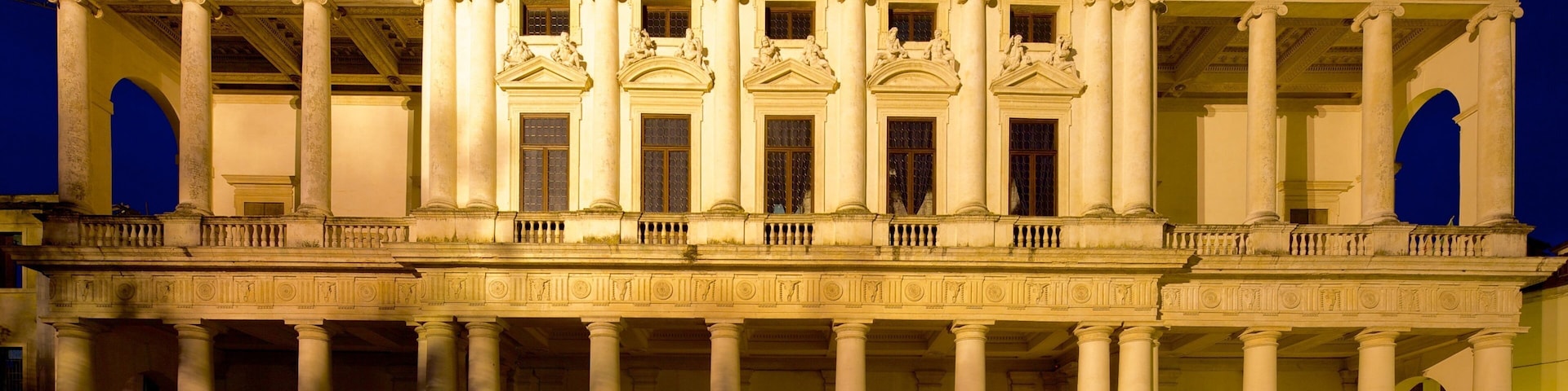 Palazzo Chiericati que inclui cenas noturnas, arquitetura de patrimônio e elementos de patrimônio