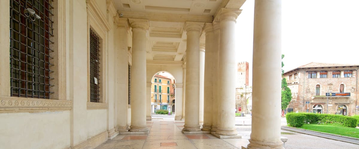 Palazzo Chiericati mostrando palacio, elementos patrimoniales y arquitectura patrimonial