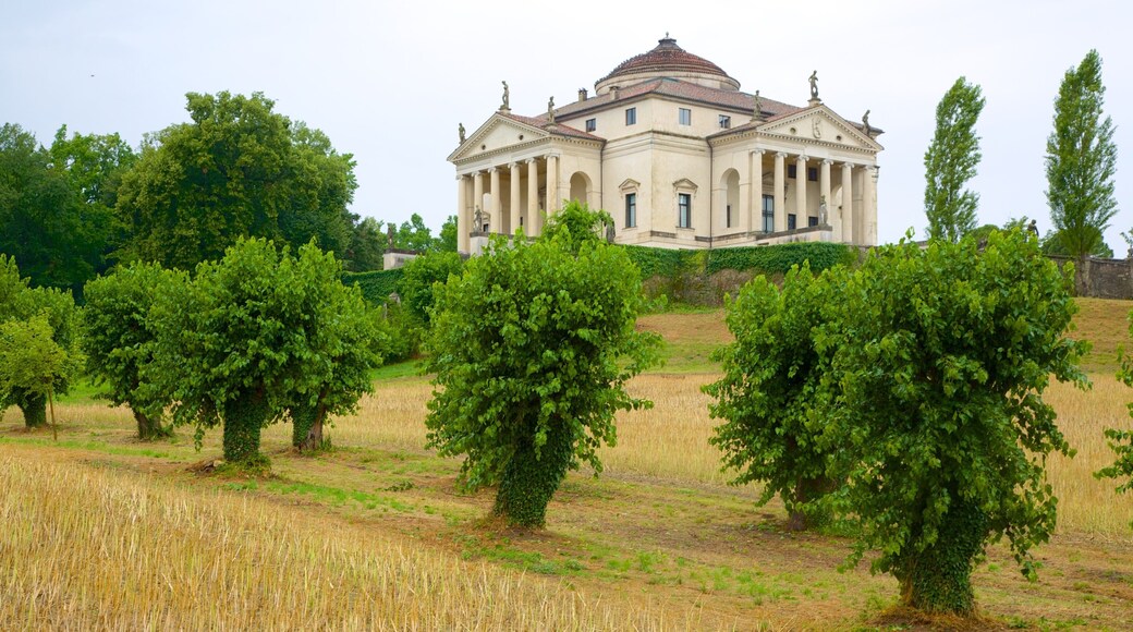 Villa Capra detta la Rotonda som inkluderar en park och Äkrar