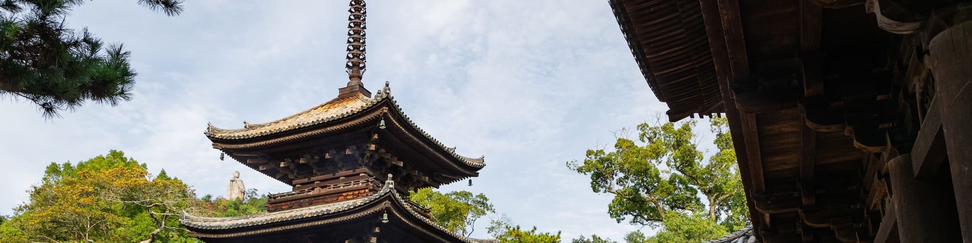 Ishite Temple featuring heritage elements and a temple or place of worship
