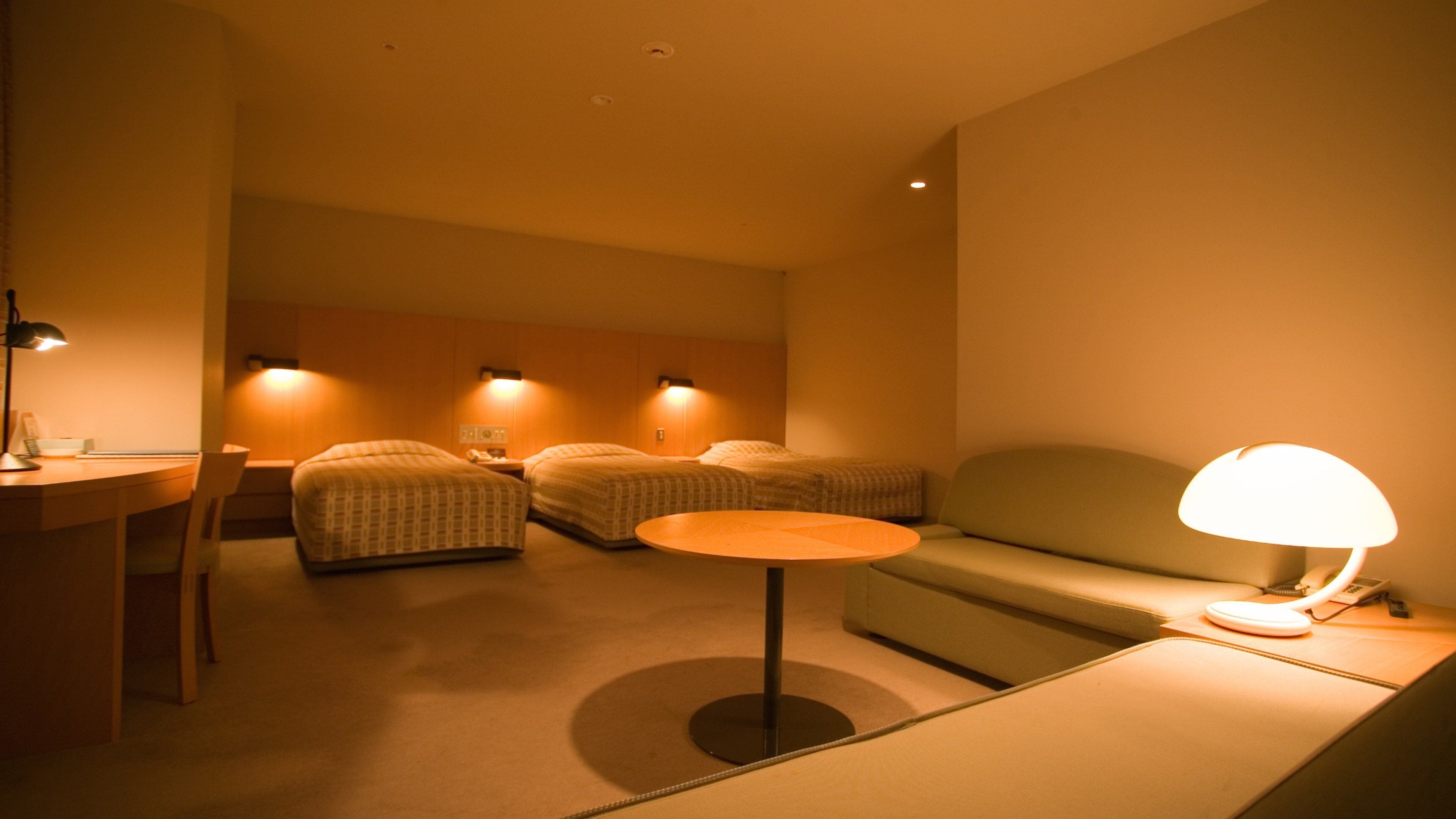 Appi Kogen Ski Resort which includes a luxury hotel or resort and interior views