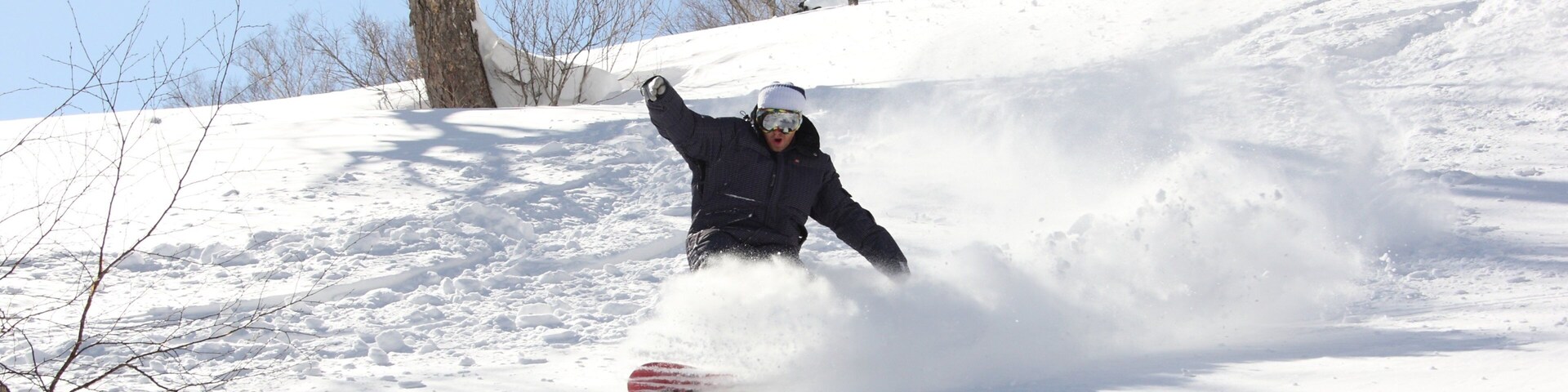 Appi Kogen Ski Resort showing snow and snow boarding as well as an individual male