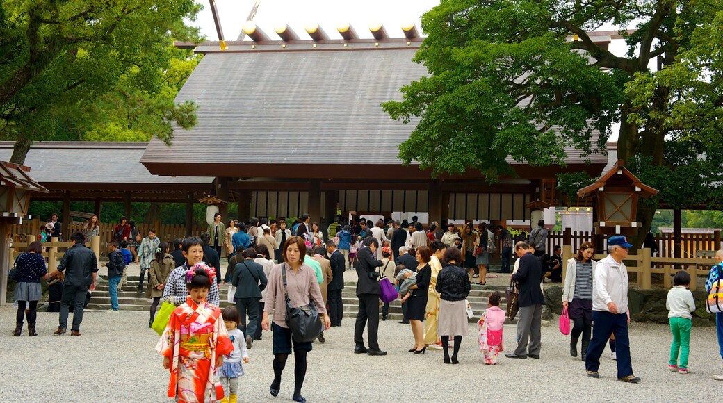 Atsuta Shrine showing a temple or place of worship and religious elements as well as a large group of people