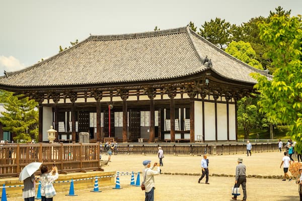 Kofuku-ji Shrine which includes heritage architecture, street scenes and a temple or place of worship