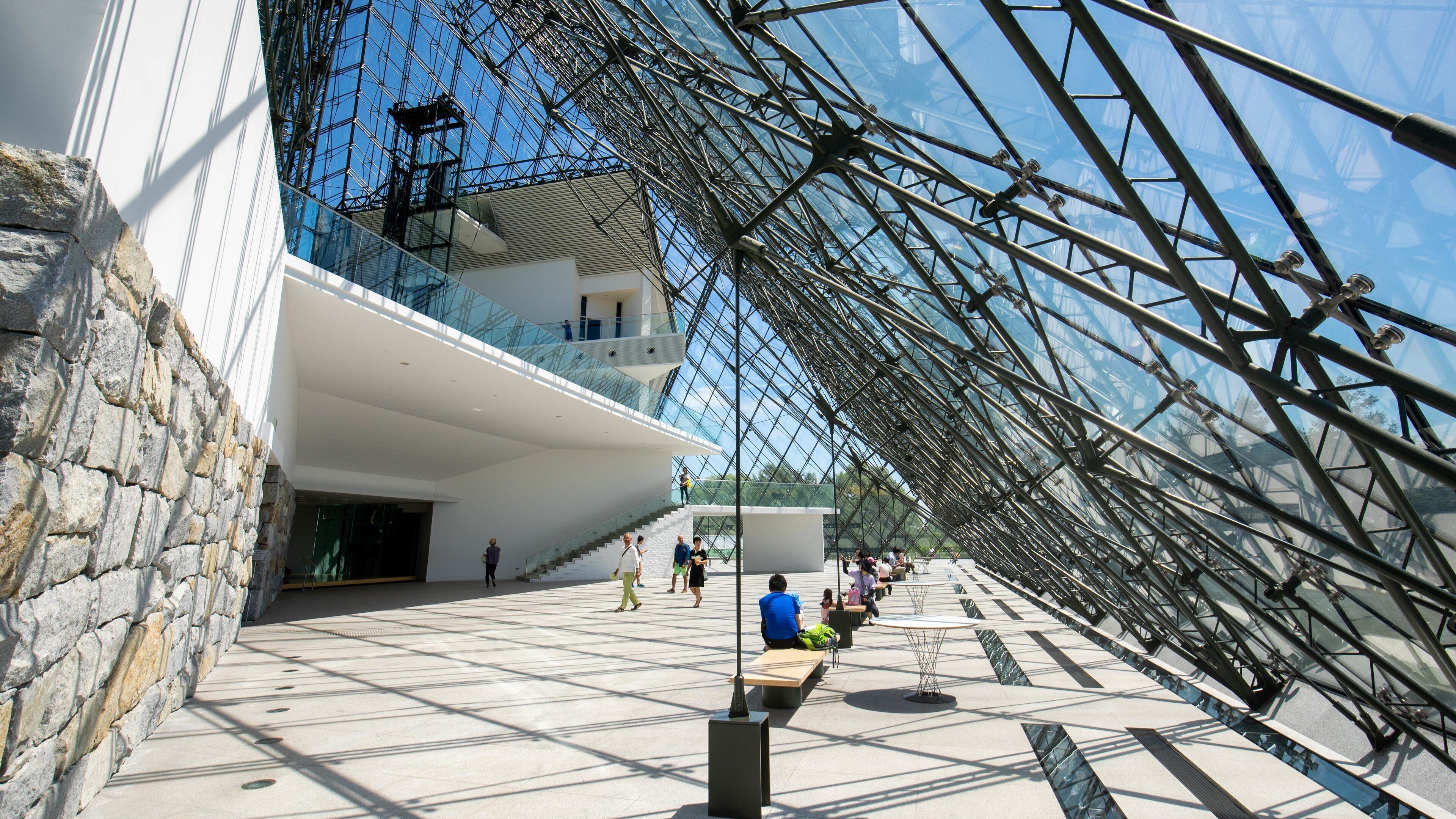Moerenuma Park featuring interior views and modern architecture