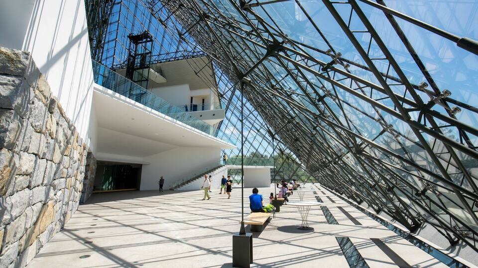 Moerenuma Park featuring interior views and modern architecture