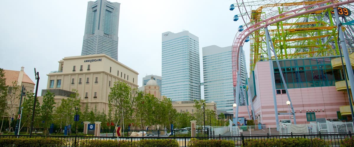 Landmark Tower mettant en vedette quartier d\'affaires, ville et architecture moderne