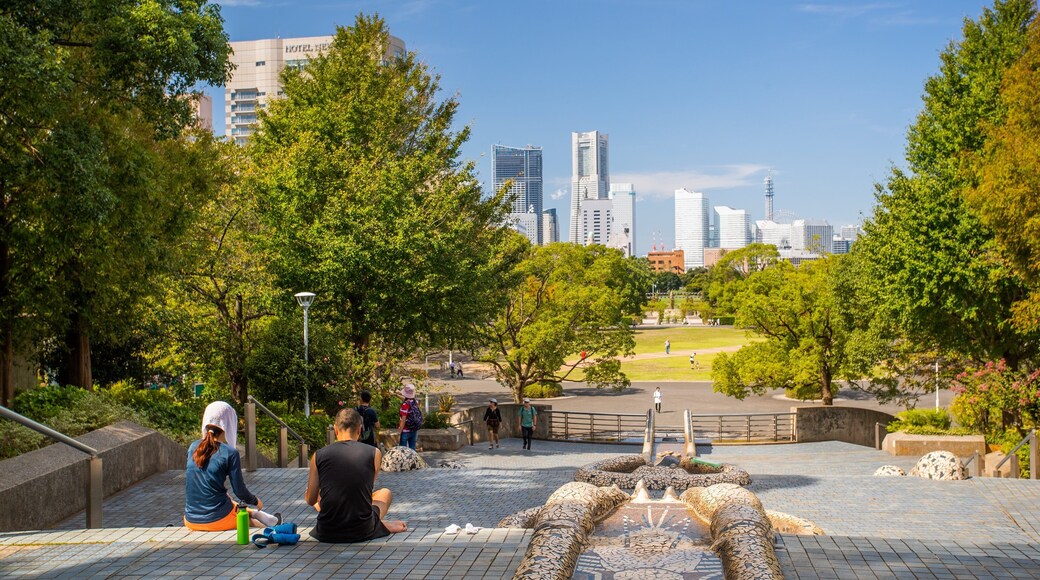 Yamashita Park which includes a garden as well as a couple