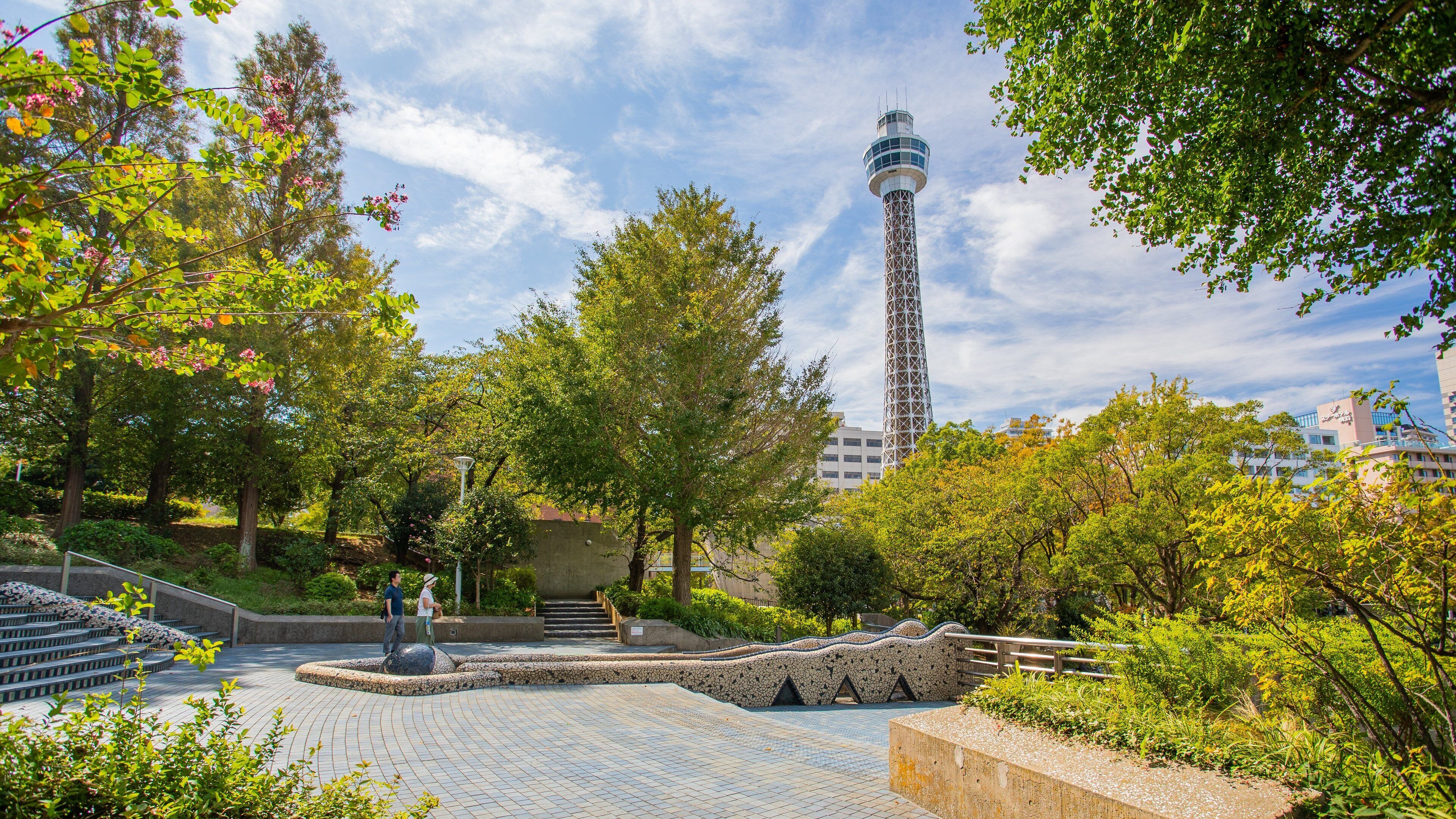Yokohama Marine Tower featuring a garden