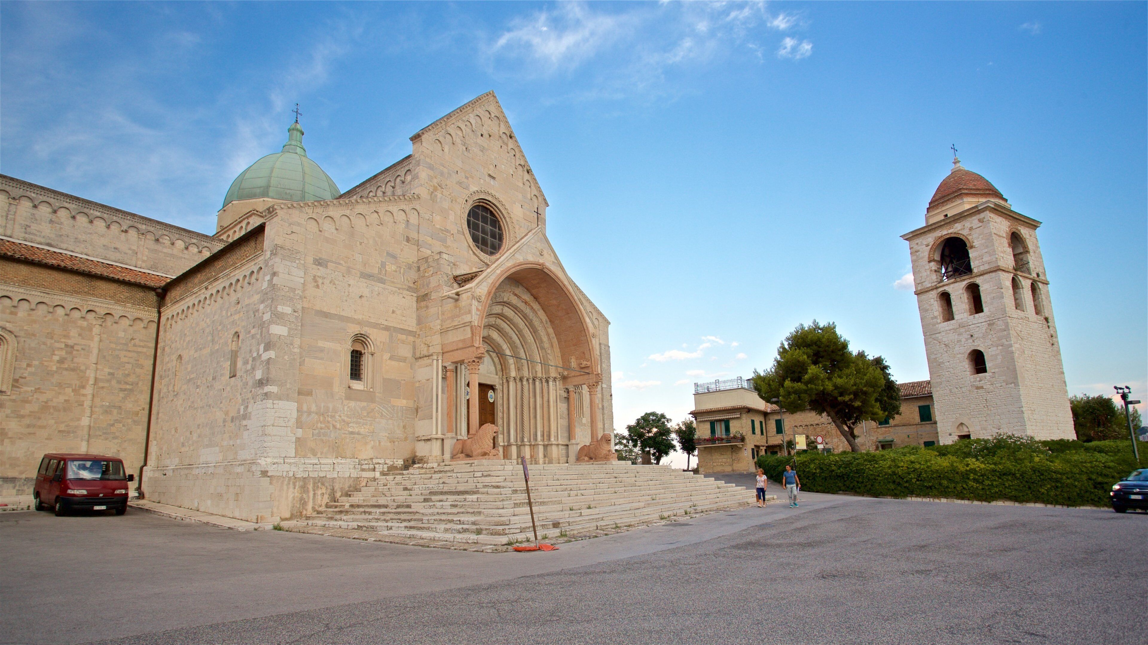 Cathedral of San Ciriaco showing a church or cathedral and heritage architecture