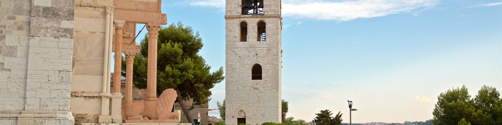 Cathedral of San Ciriaco featuring heritage elements