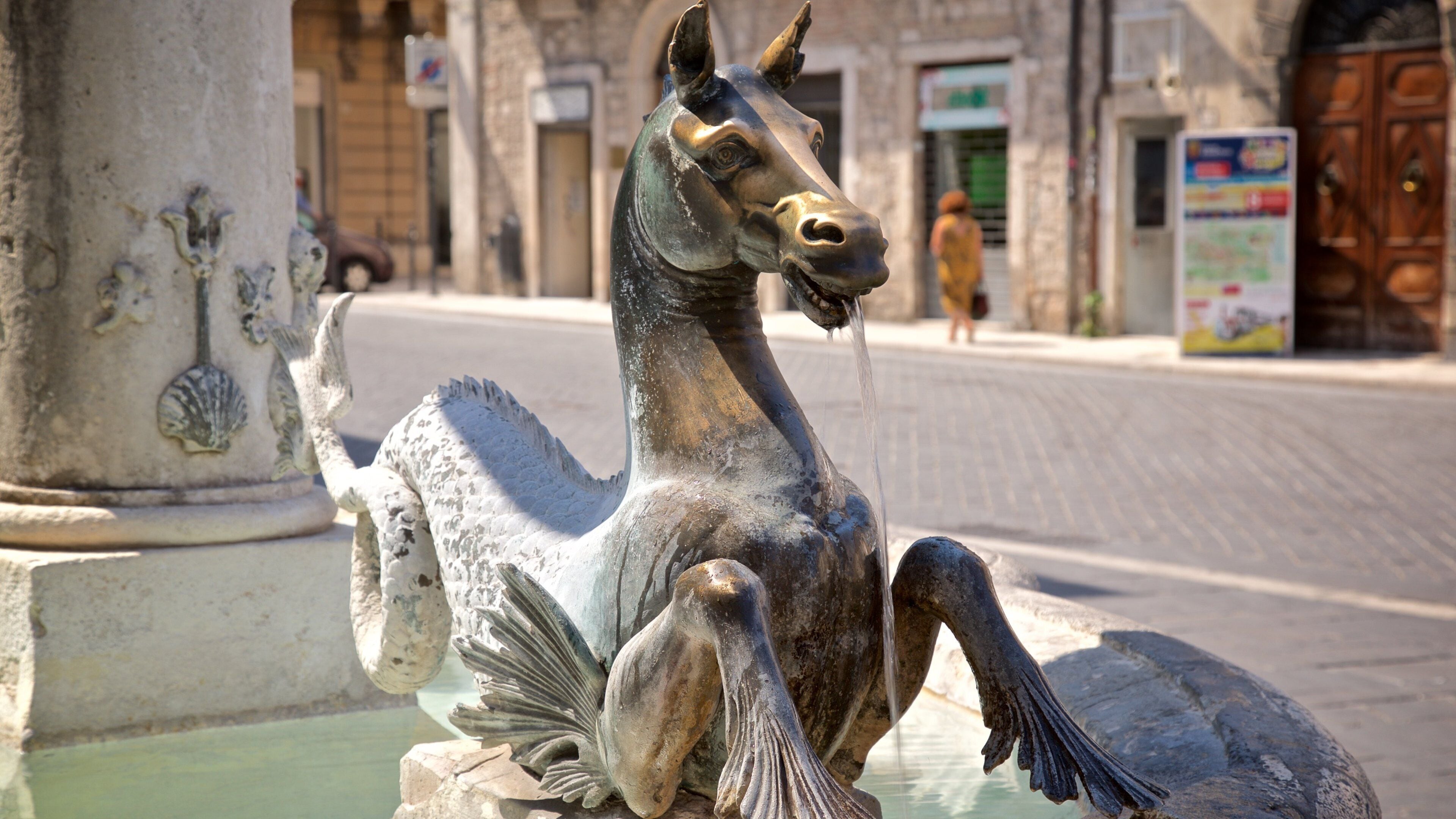 Piazza Arringo caratteristiche di fontana