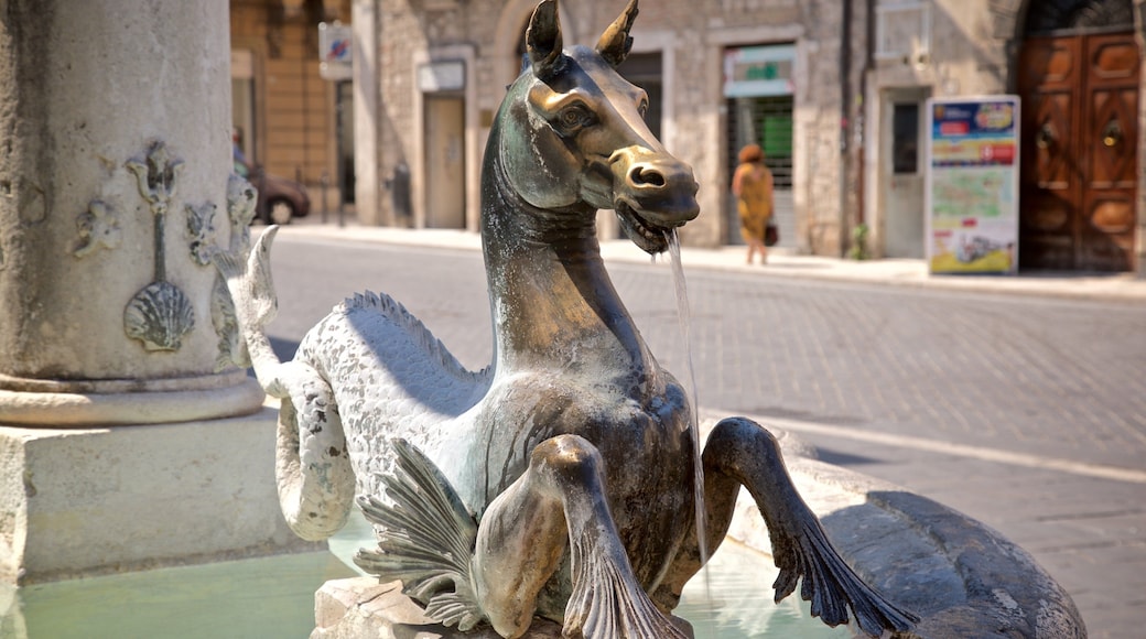 Piazza Arringo caratteristiche di fontana