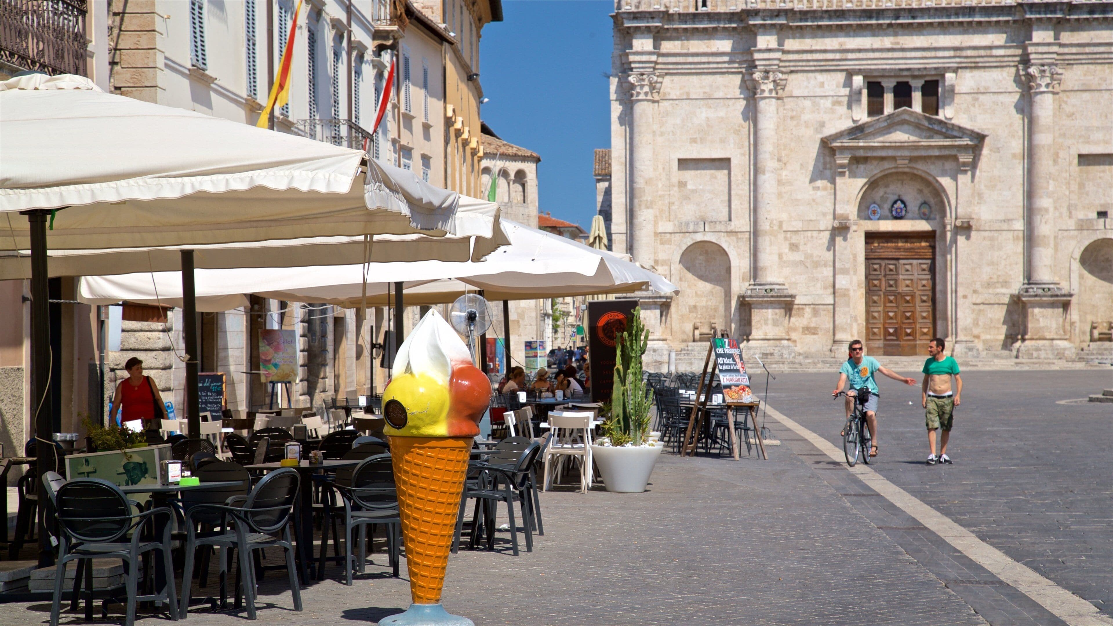 Piazza Arringo caratteristiche di strade cosi come coppia