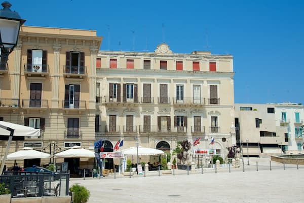 Piazza del Ferrarese