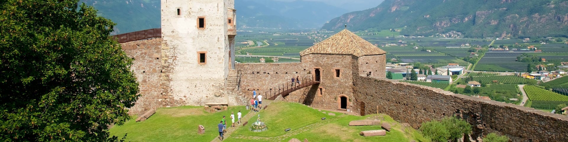 Messner Mountain Museum Firmian featuring heritage architecture, landscape views and mountains