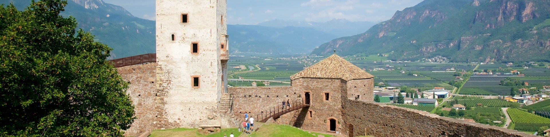 Messner Mountain Museum Firmian showing heritage architecture, mountains and landscape views