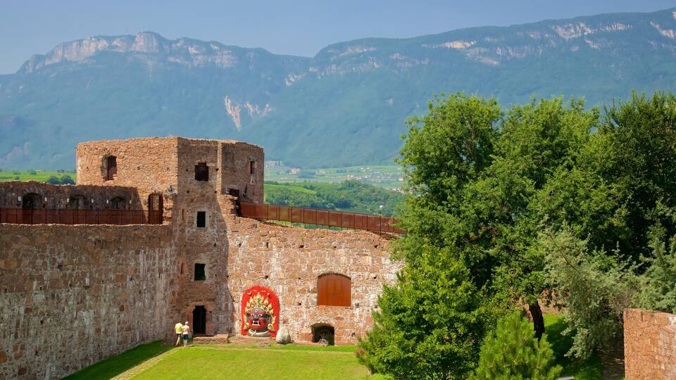 Firmian presenterar historisk arkitektur