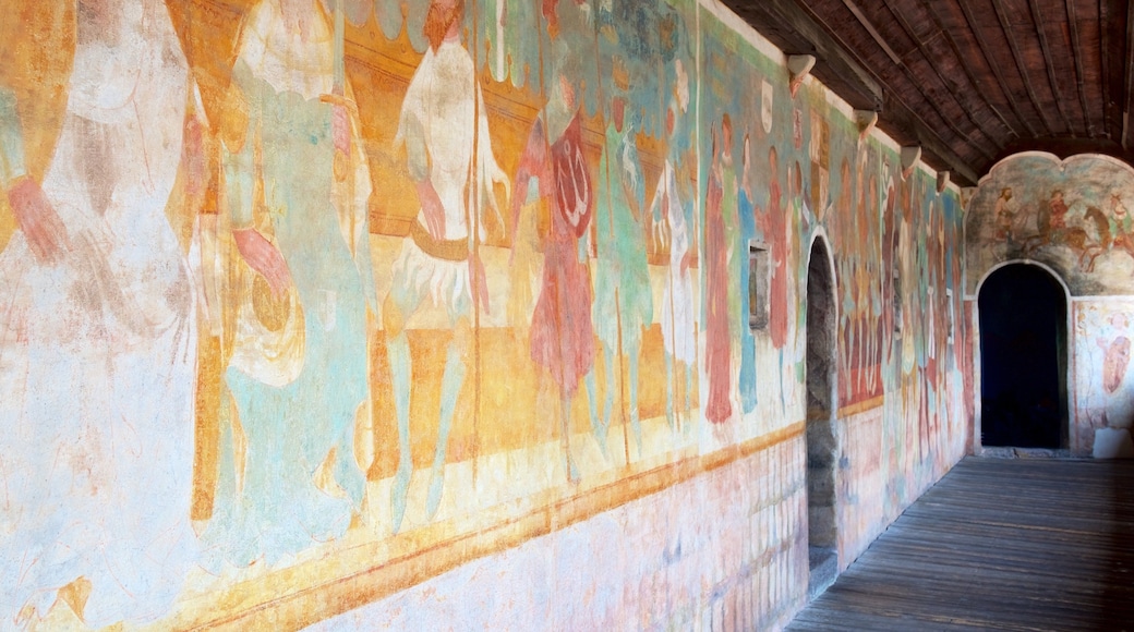 Runkelstein Castle showing art and interior views