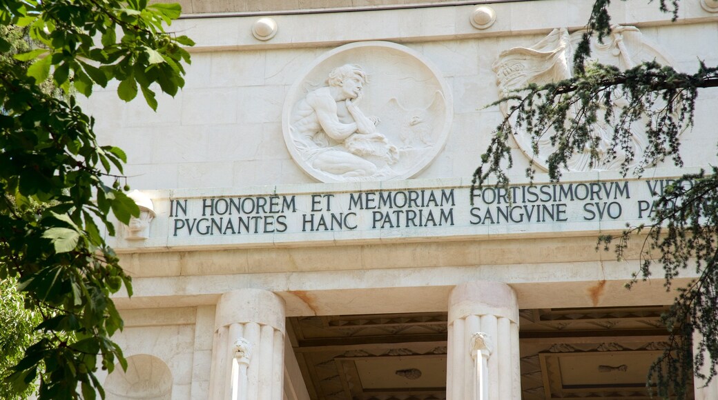 Victory Monument which includes signage and a monument