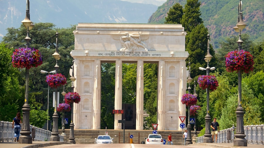 Victory Monument featuring a monument, flowers and street scenes