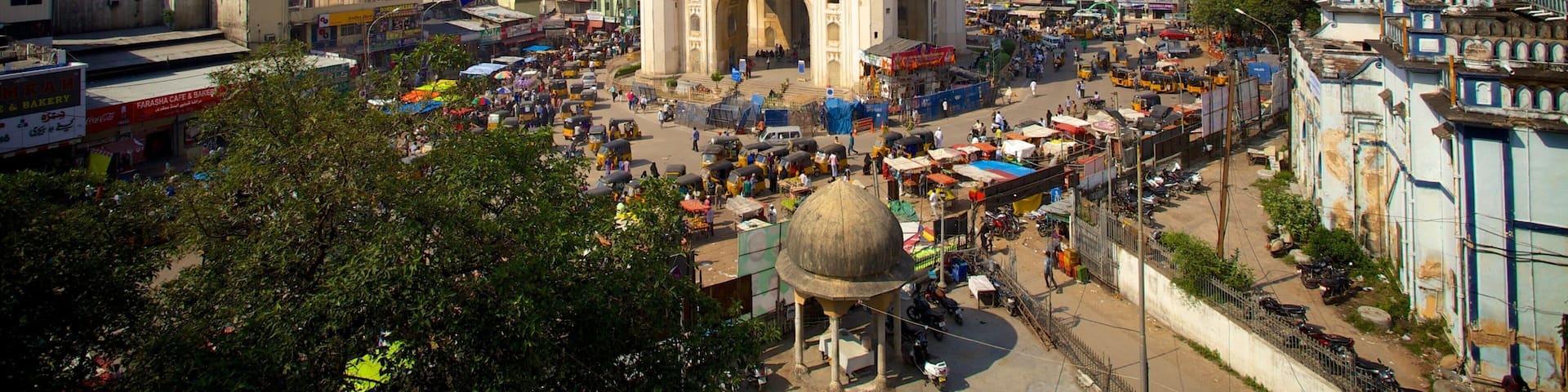 Charminar showing a square or plaza, a city and a monument