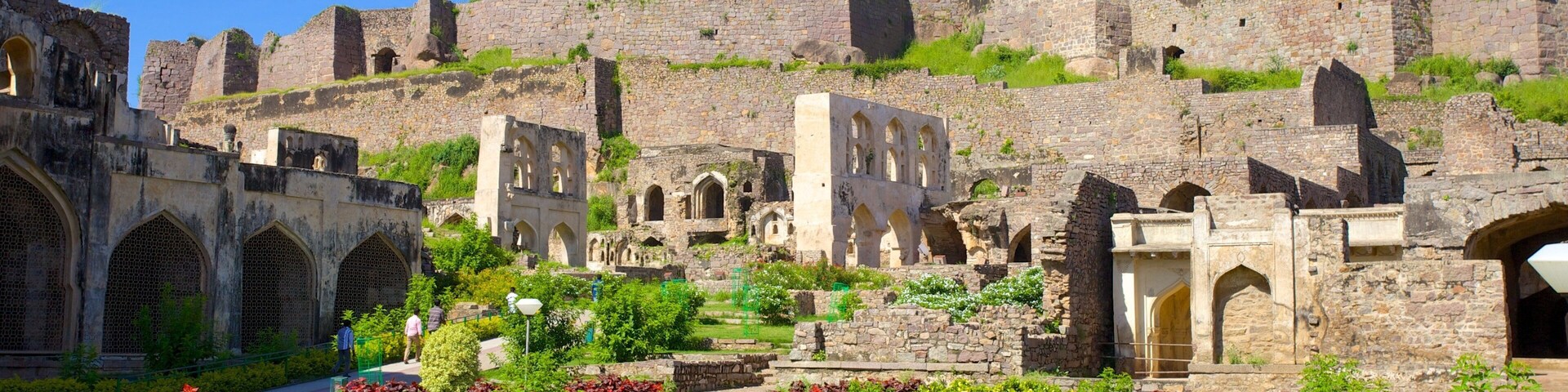 Golconda Fort which includes a castle, heritage architecture and landscape views