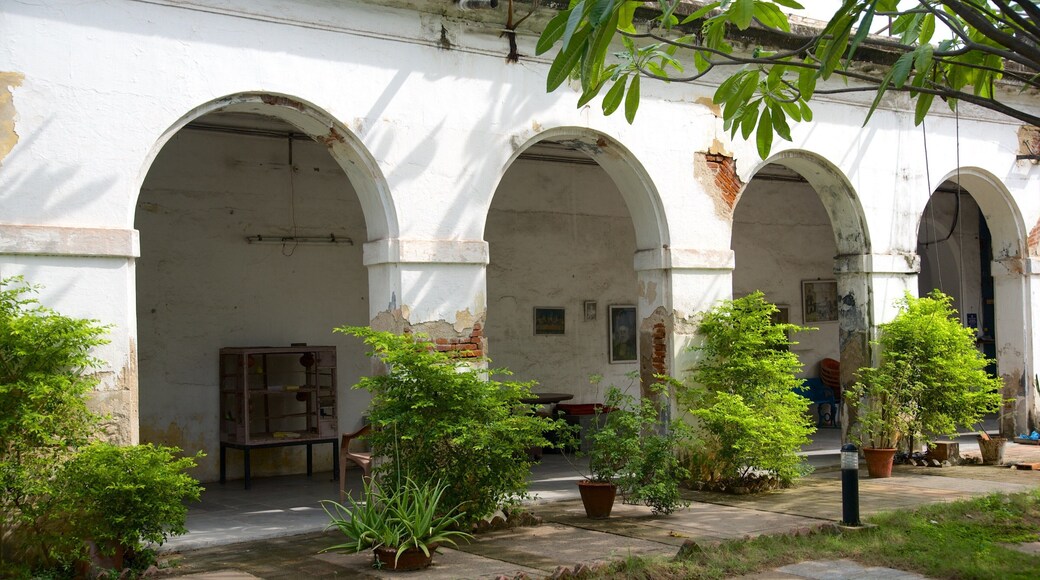 Armenian Church showing a church or cathedral