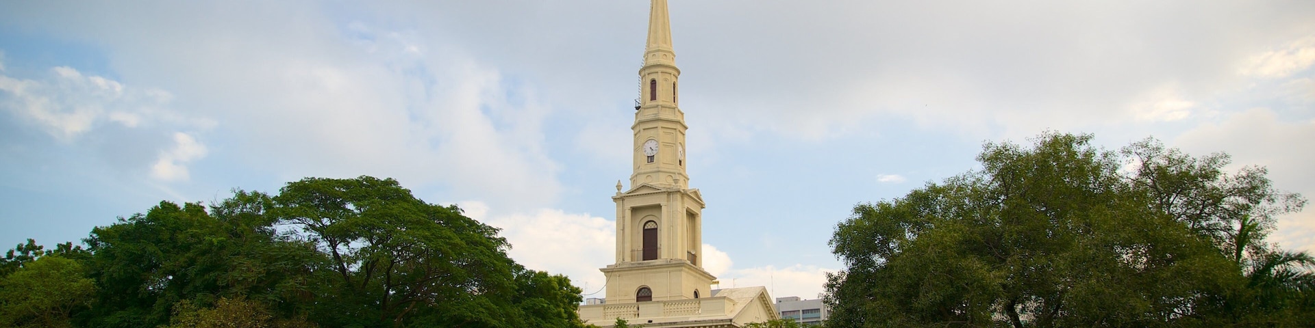 St. Andrew\'s Kirk featuring a park