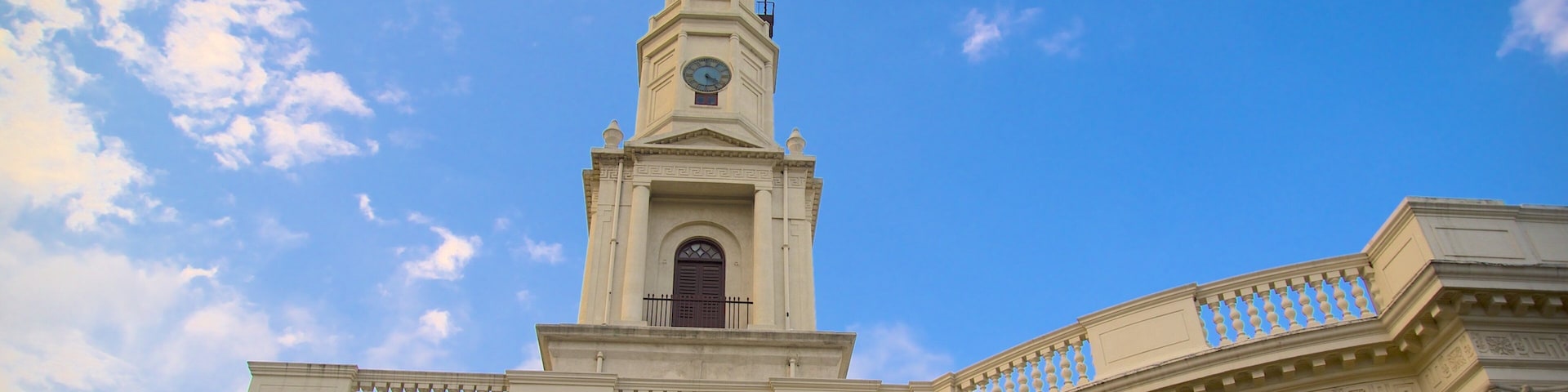Iglesia de San Andrés mostrando una iglesia o catedral y elementos patrimoniales