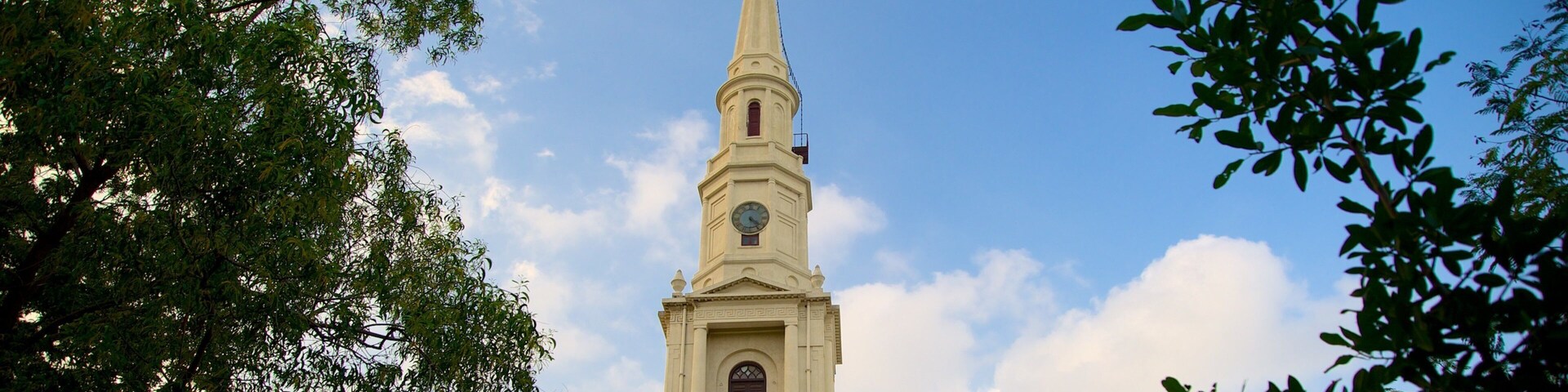 St. Andrew\'s Kirk showing heritage elements and a church or cathedral
