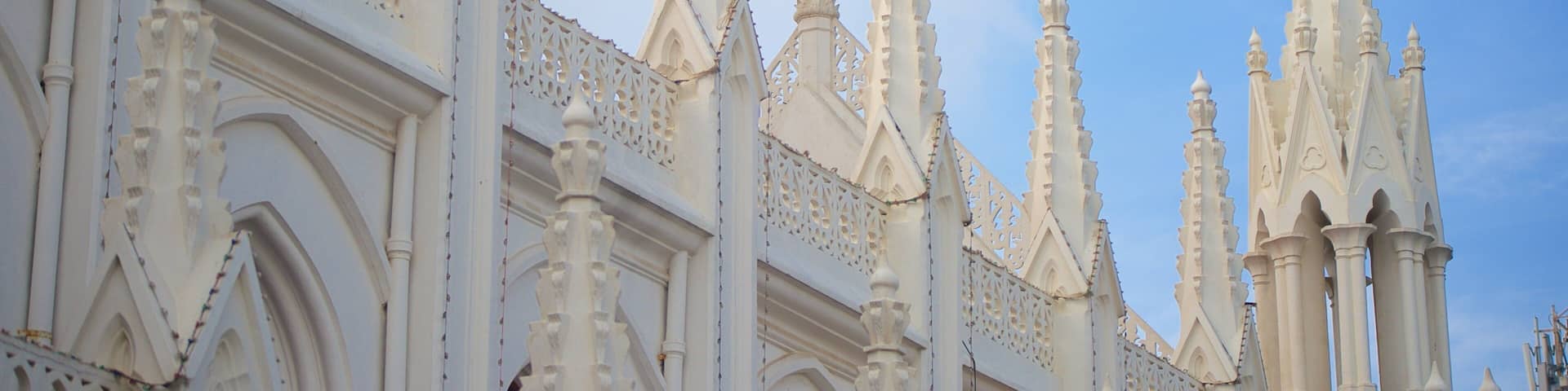 San Thome Cathedral welches beinhaltet Kirche oder Kathedrale und historische Architektur