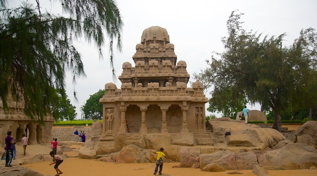 Pancha Pandava Rathas que incluye elementos del patrimonio