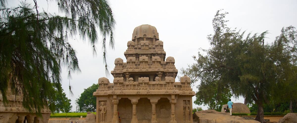 Pancha Pandava Rathas featuring perintökohteet