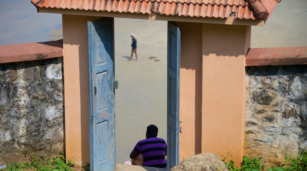 Playa Lighthouse y también un hombre