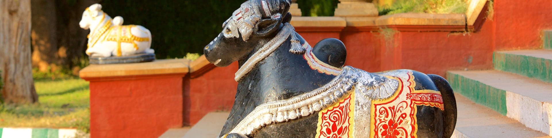 Lalbagh Botanical Gardens which includes a statue or sculpture and a park