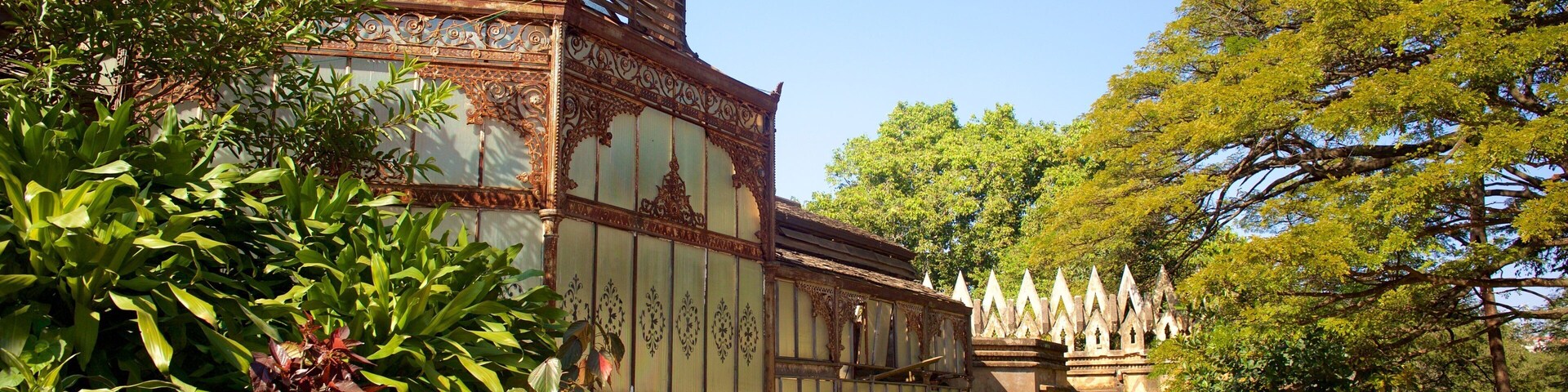 Palacio de Bangalore mostrando elementos patrimoniales, arquitectura patrimonial y un castillo